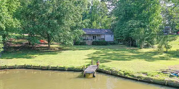 946 Old Oak Tree