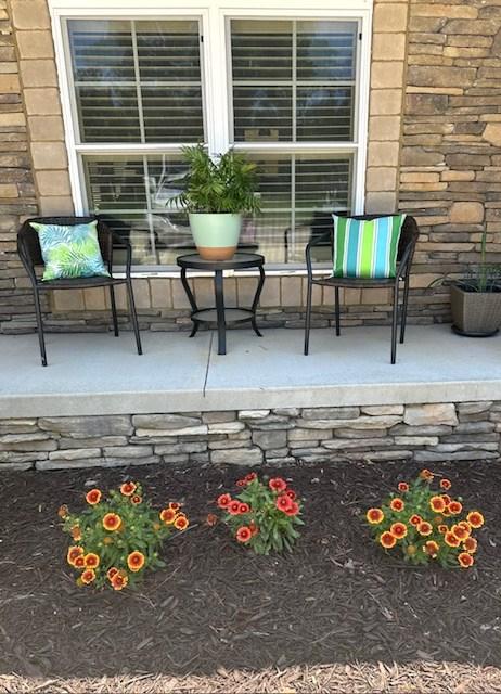 Image 4: Front porch
