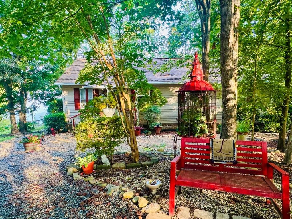 Image 2: ROAD SIDE YARD
