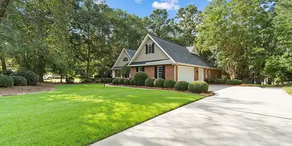 219 Compass Pt.