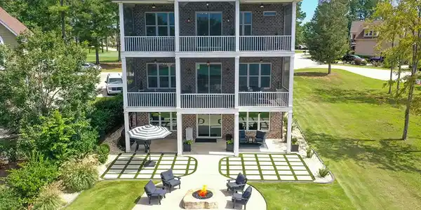 520 Grand Harbor Blvd