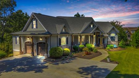 303 Commonwealth Dr
