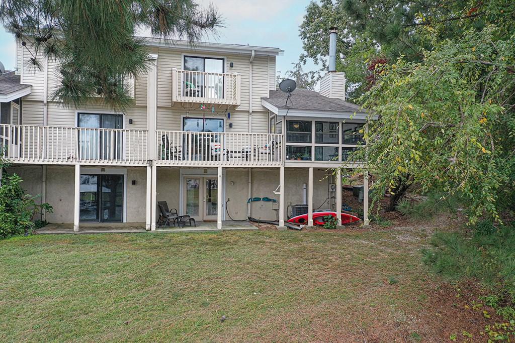 Image 3: Back of property