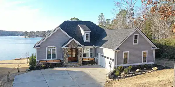 354 Abercrombie Pointe