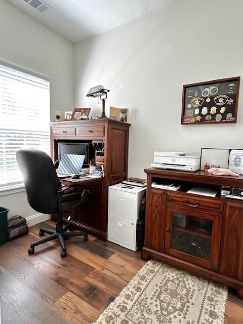 Image 4: Dedicated Office Just Off Living Room