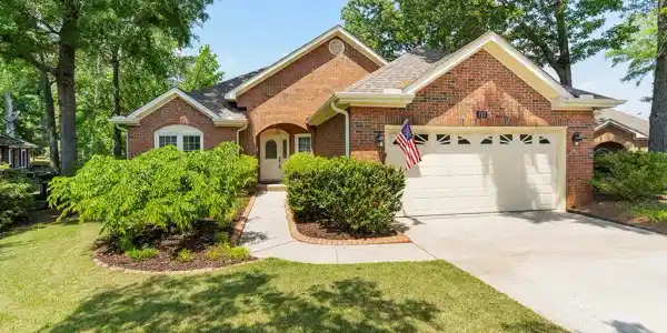 112 Luton Place North