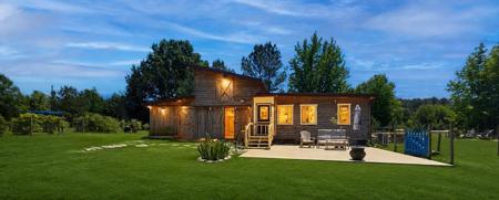 1020 Barnett