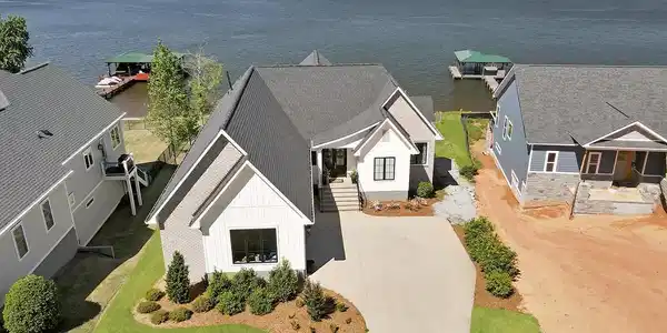 Image 2: Welcome to 215 Kayak Point!