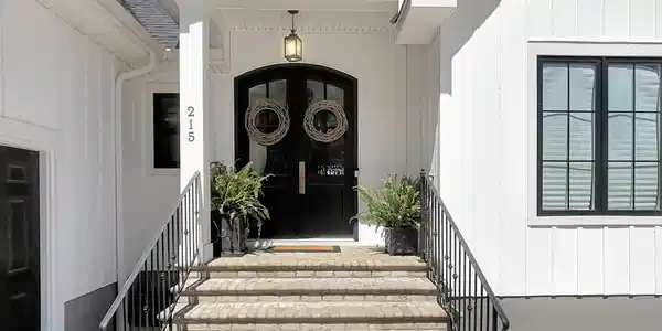 Image 3: Double Front Entry