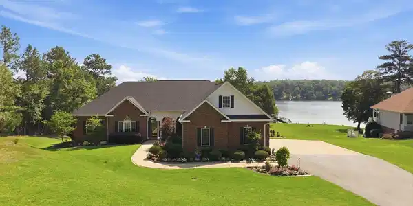 105 Coogans Bluff