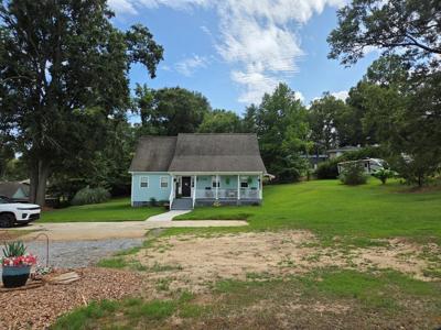 108 Lakeshore Dr.