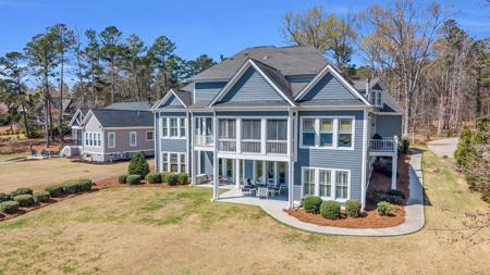 320 Commonwealth