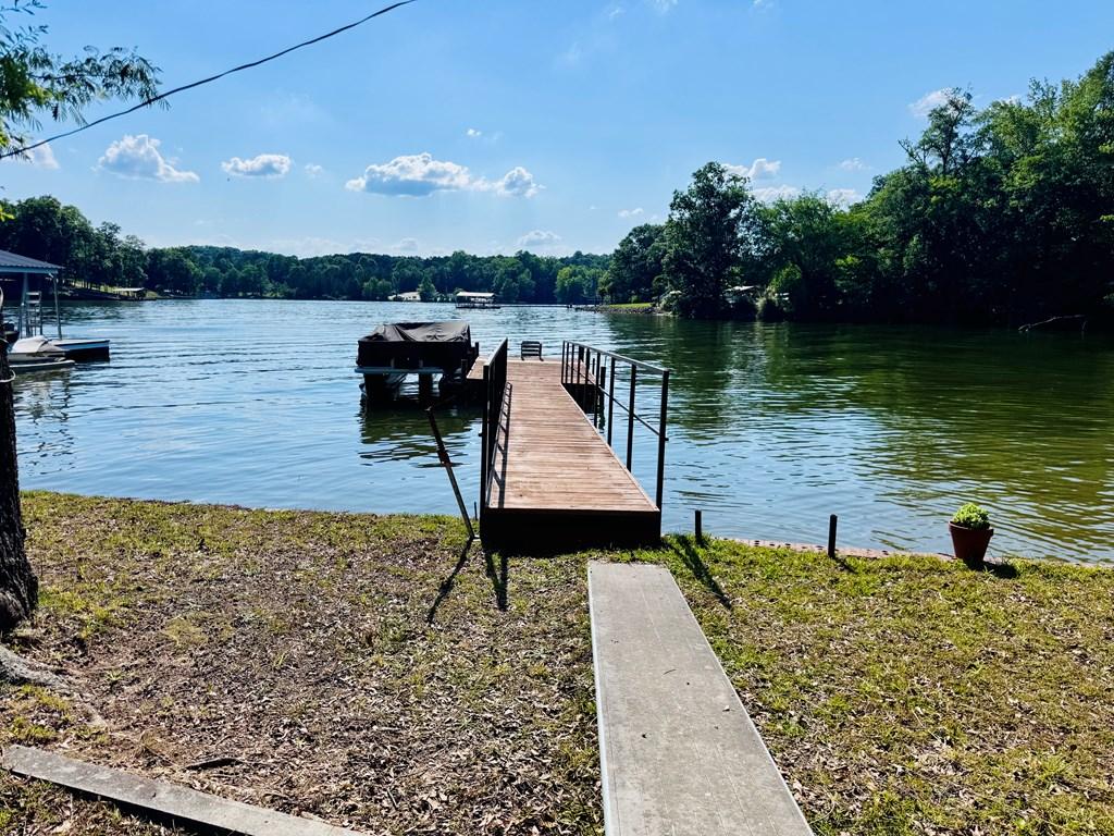 Image 3: LAKESIDE