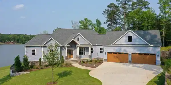 990 Eagles Harbor Dr