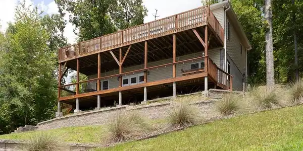 270 Twin Oaks