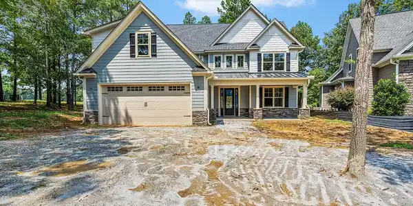 105 Lookout Way