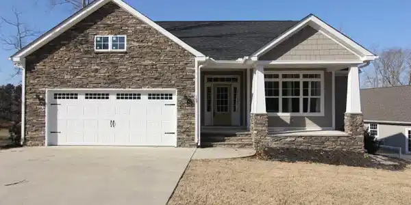 107 King  Circle