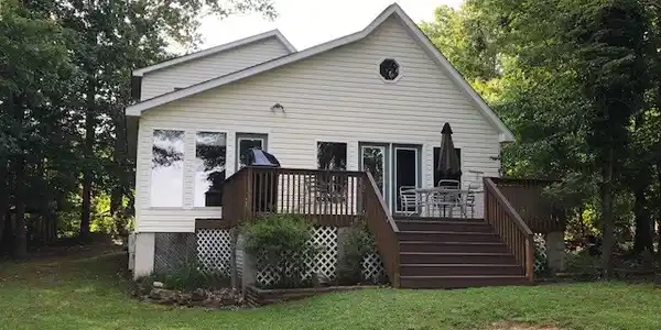 422 Lakeshore