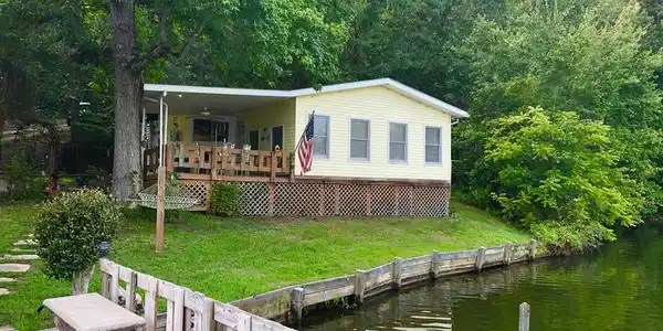 215 Pittmans Landing