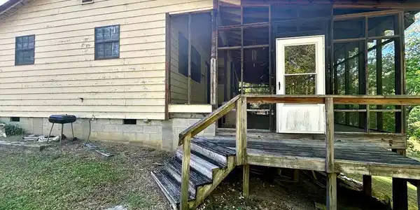 77 Bush Lane