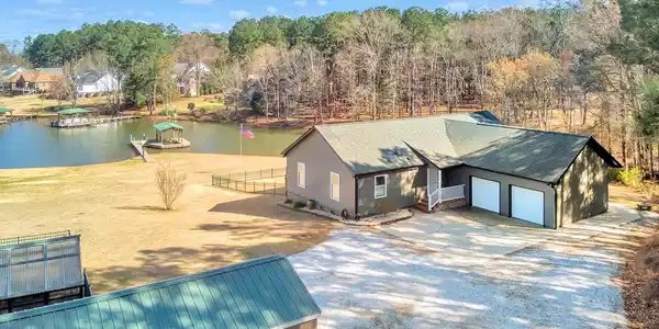 121 Waterford Drive