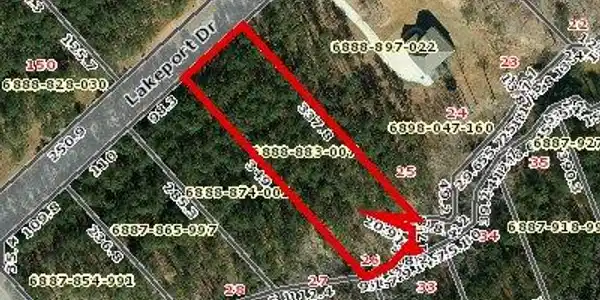 108 Lakeport