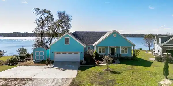 121 Wonderland Drive