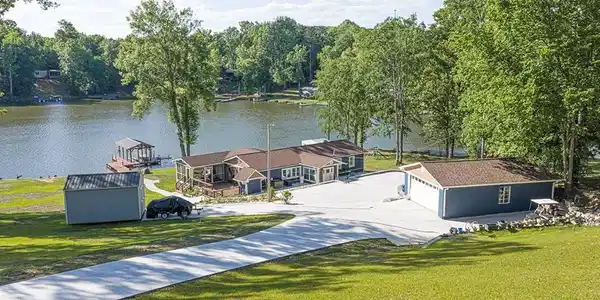 96 E Stagecoach Rd