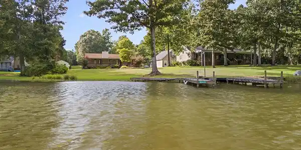 223 Cove Road