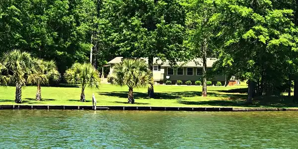 186 Lakeview Farm Rd