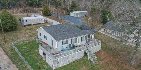 1047 Stillwater