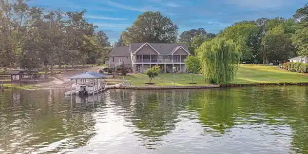 120 Irvines Circle