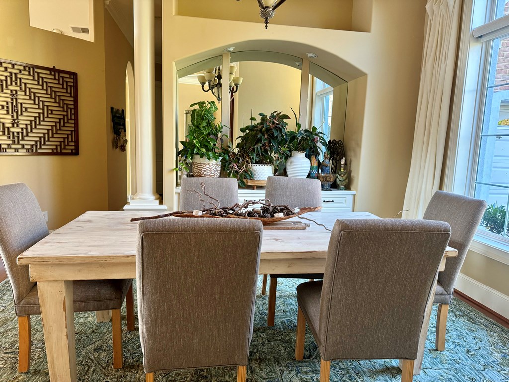 Image 4: Formal Dining!