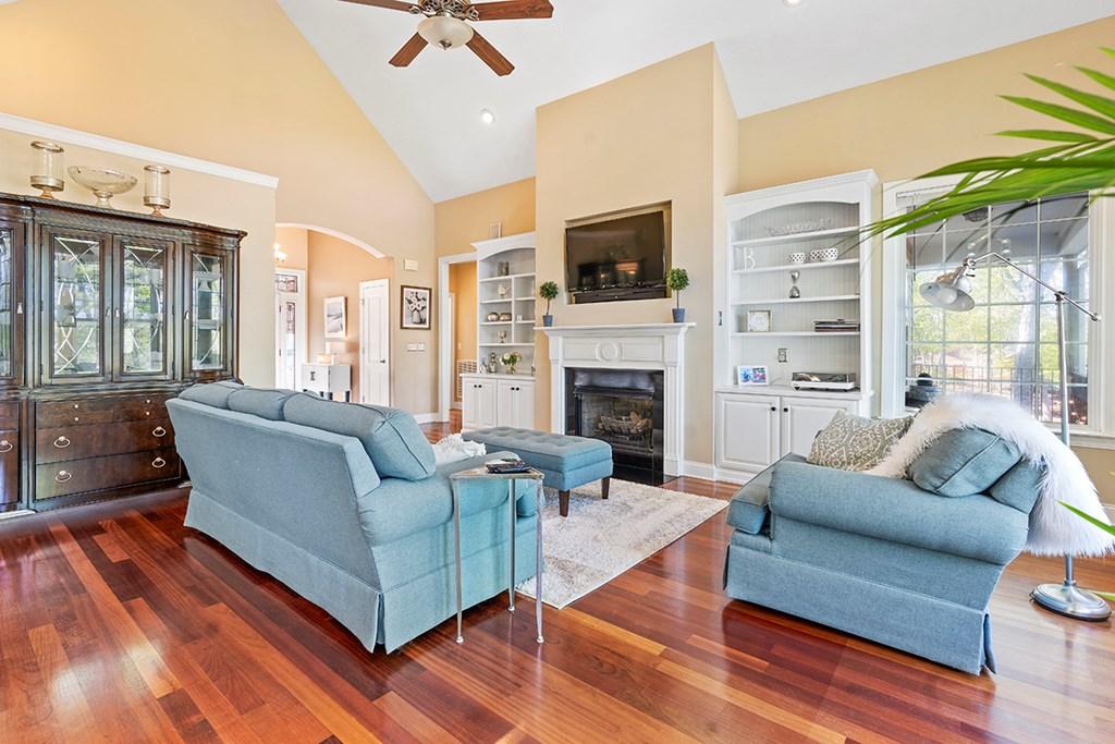 Image 3: Great Room