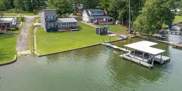 226 Pinelake Dr