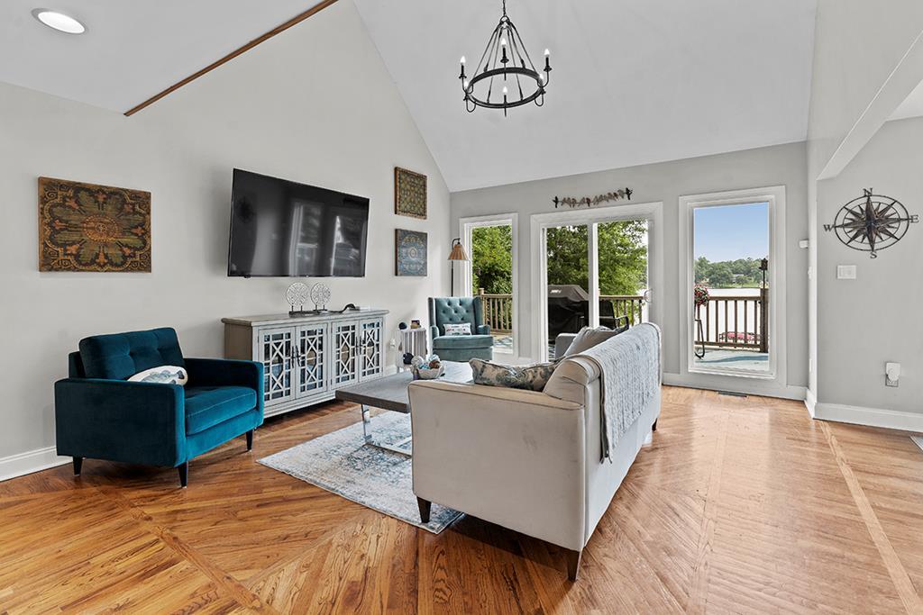 Image 2: Living Room