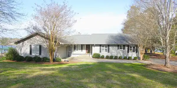 108 Surfside Circle