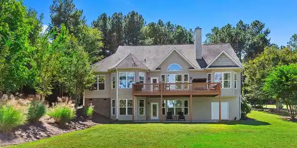886 Eagles Harbor