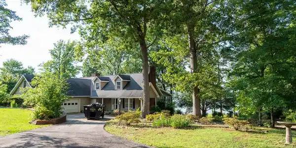 234 Irvines Cir