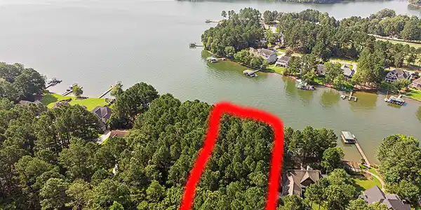 222 Compass Pt