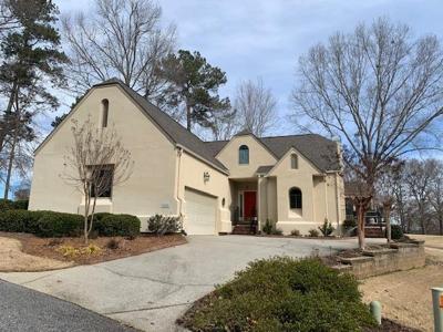 124 Village Rd.