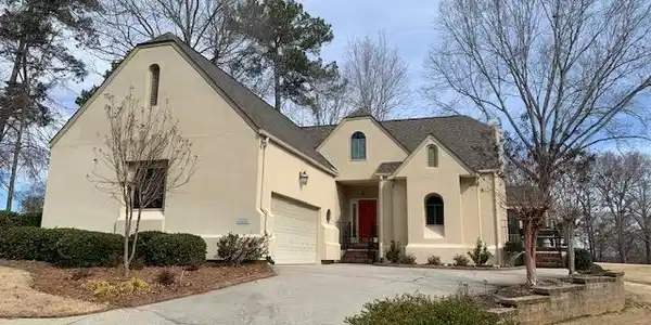 124 Village Rd.
