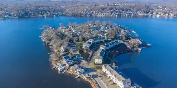 37 Catamaran Ct