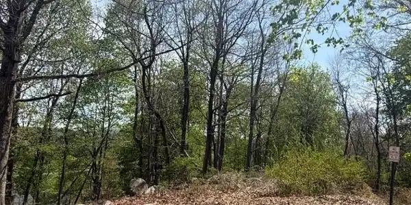 15 Winding Hill Rd