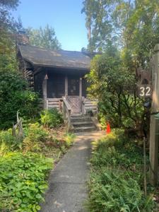 32 Cottonwood Rd