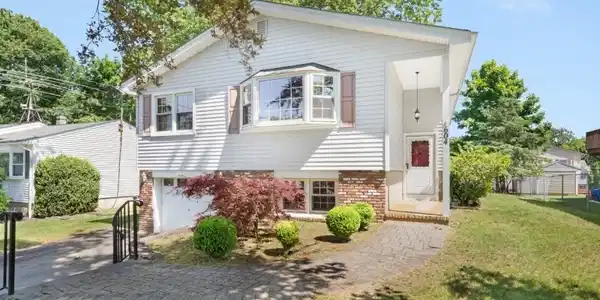 604 E Vail Rd