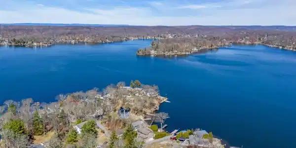 7 Wildwood Shores Dr