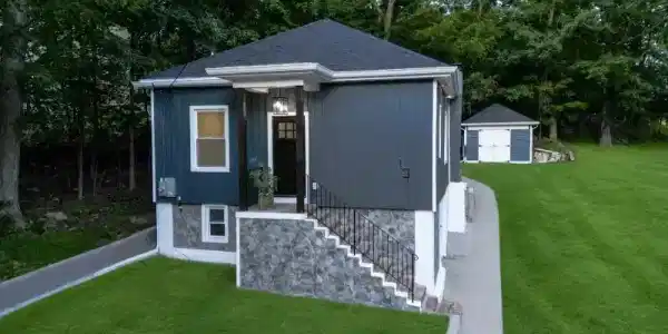 13 Maine St