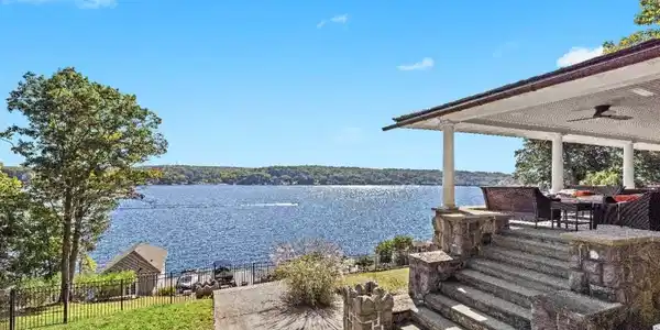 331 Lakeside Blvd