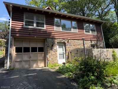 66 Lindys Dr